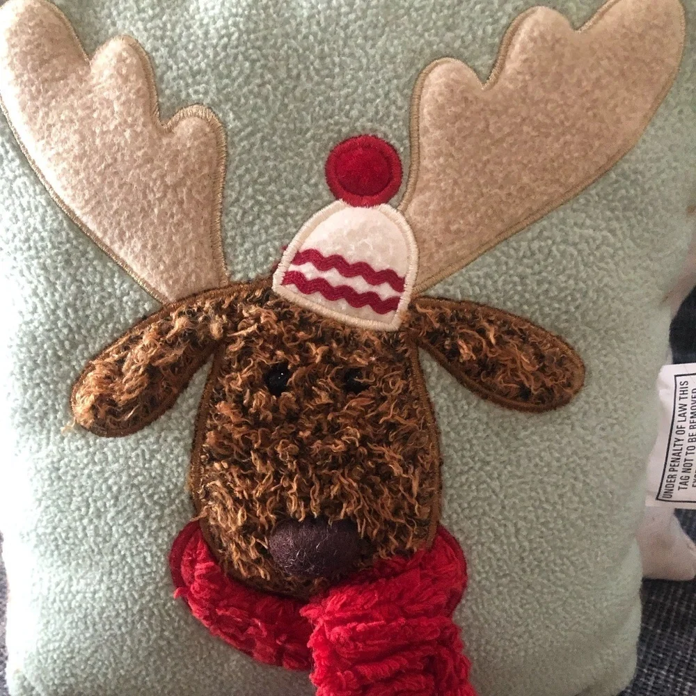 VINTAGE HALLMARK SET OF 2 SNOWMAN/MOOSE SMALL TOSS PILLOWS